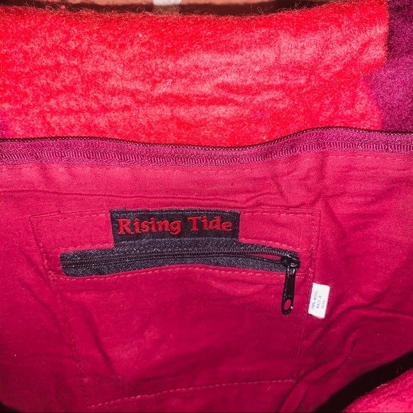 RISING TIDE | Wool Boho Floral Pom Handbag Purse - Picture 4 of 8